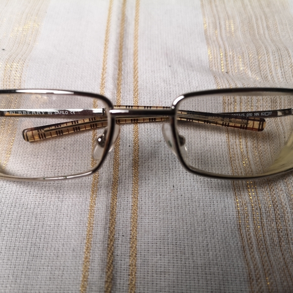 Vintage Burberry sunglasses - Picture 4 of 11